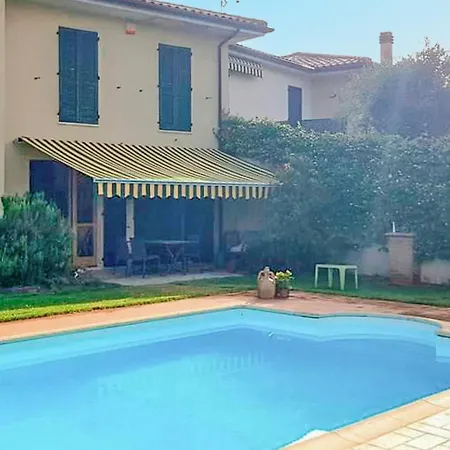Σπίτι διακοπών 3 Bedroom In *