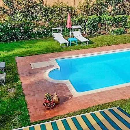Σπίτι διακοπών 3 Bedroom In *