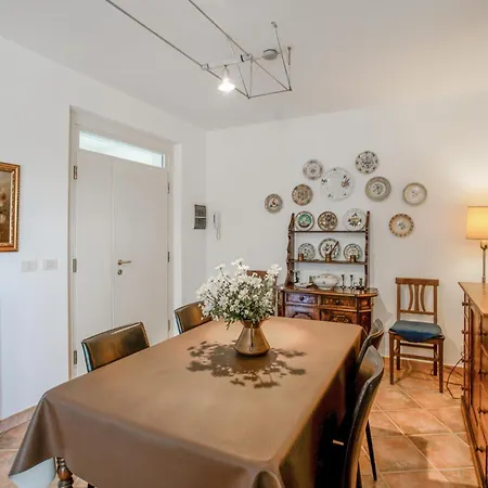 Amazing In With Kitchen Holiday home Lucignano
